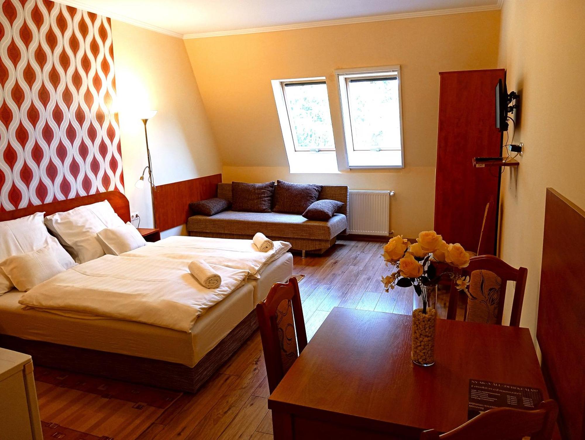 Patak-Party Apartmanok Bogács Buitenkant foto